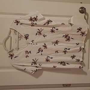 3/$27 Bleu gray floral tee